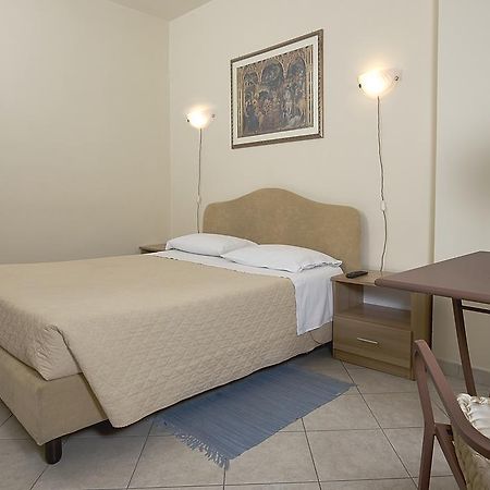 Il Melograno Hotel Фолиньо Екстериор снимка
